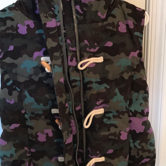 vans puffer vest - Picture 4 of 7